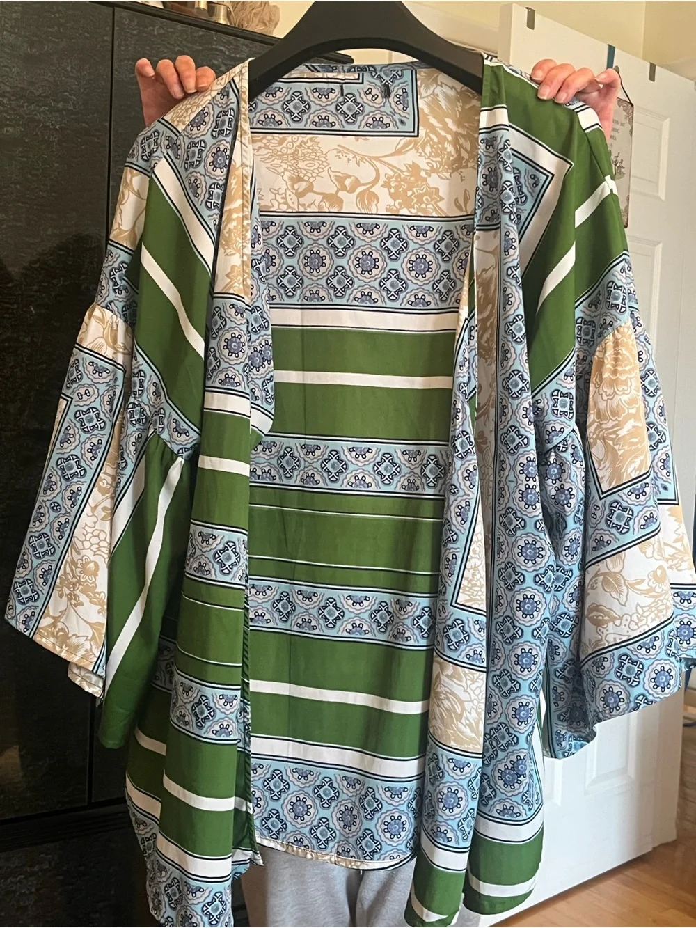 Green Printed Patterned Kimono - Picture 2 of 5